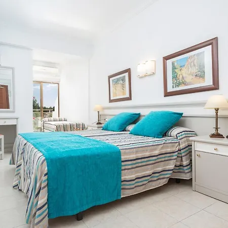 Hotel More 3*