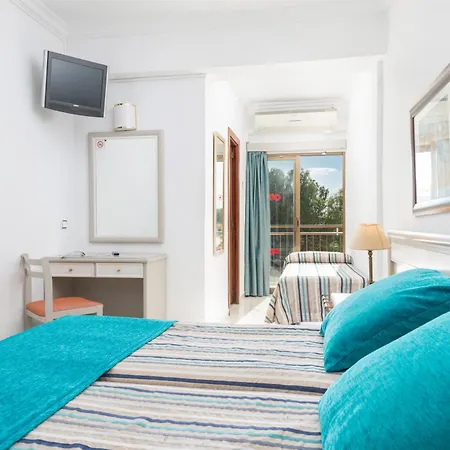 فندق Hotel More 3*