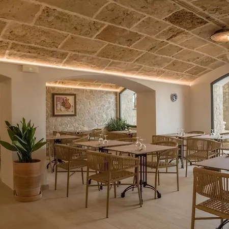 Hotel More فندق الكوذيا