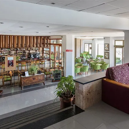 Hotel More