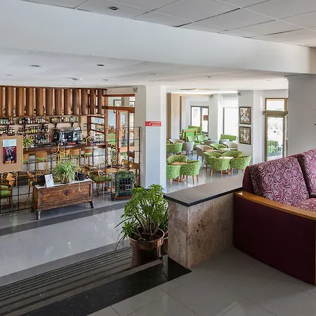 Hotel More